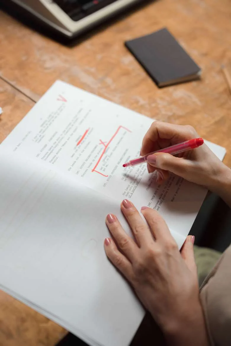 Manuscrito con correcciones